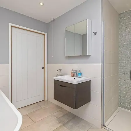 Family-Friendly Retreat Between Beach & Mountains Tremadog Экстерьер фото