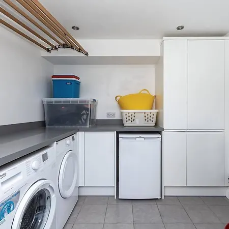 Family-Friendly Retreat Between Beach & Mountains Tremadog Экстерьер фото