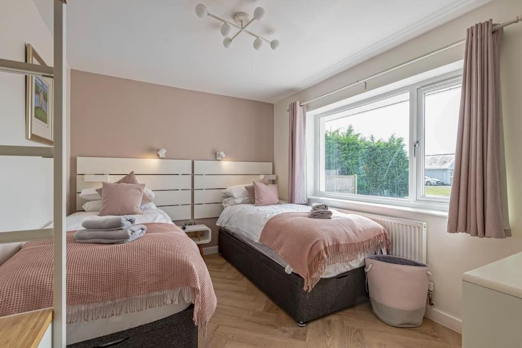Family-friendly Retreat Between & Mountains Tremadog