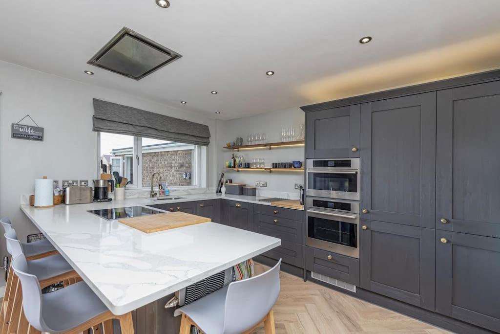 Holiday home Family-friendly Retreat Between & Mountains