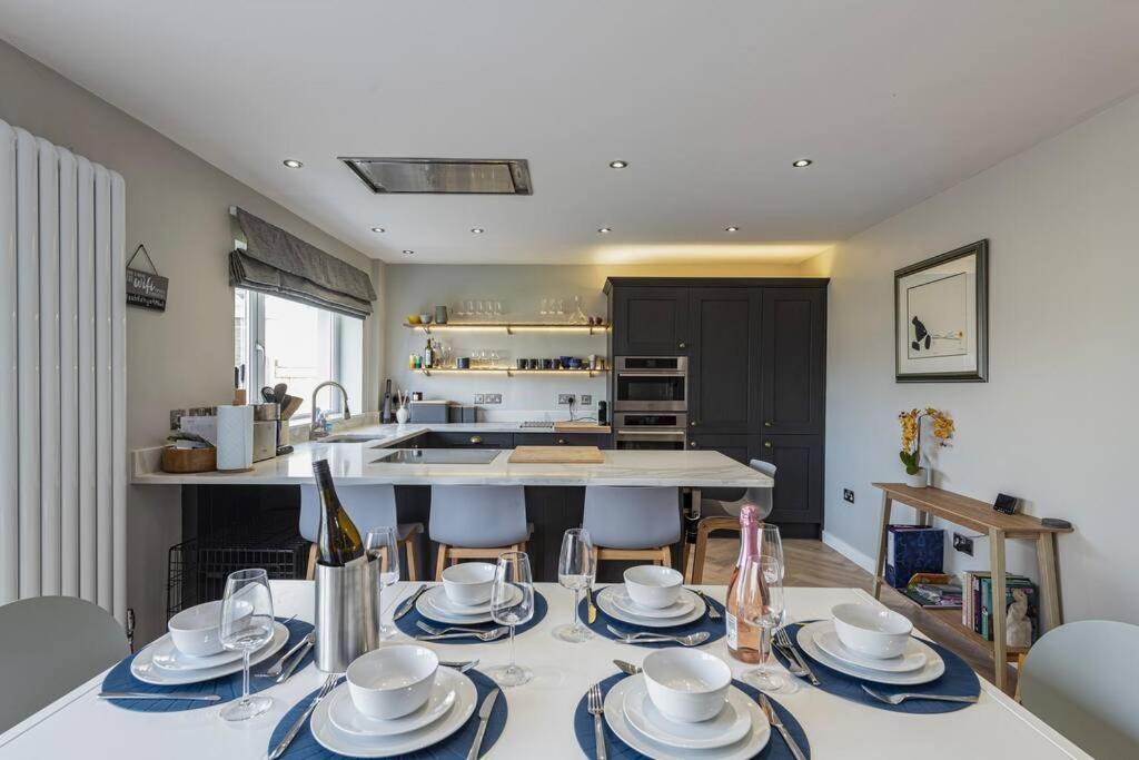Family-friendly Retreat Between & Mountains *