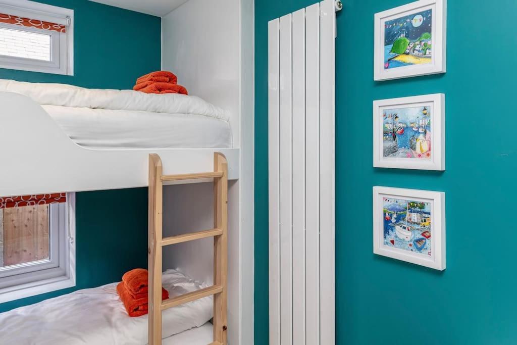 Family-friendly Retreat Between & Mountains
